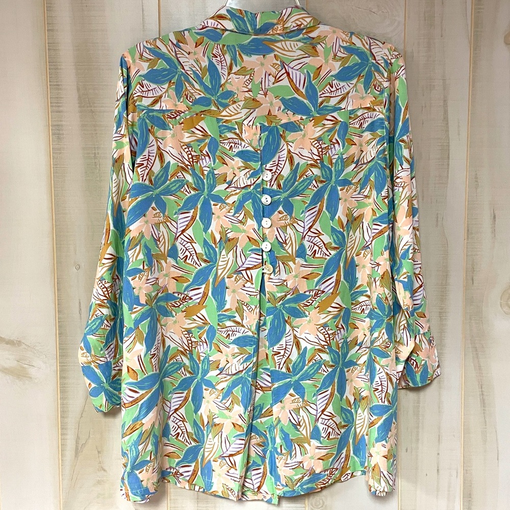 NWT Liza Byrd Mason Green Blue Brown Floral 3/4 Sleeve Button Down Blouse Sz S - Picture 2 of 7